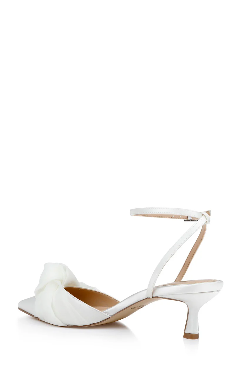 Favor Pointed Toe Kitten Heels - Image 10
