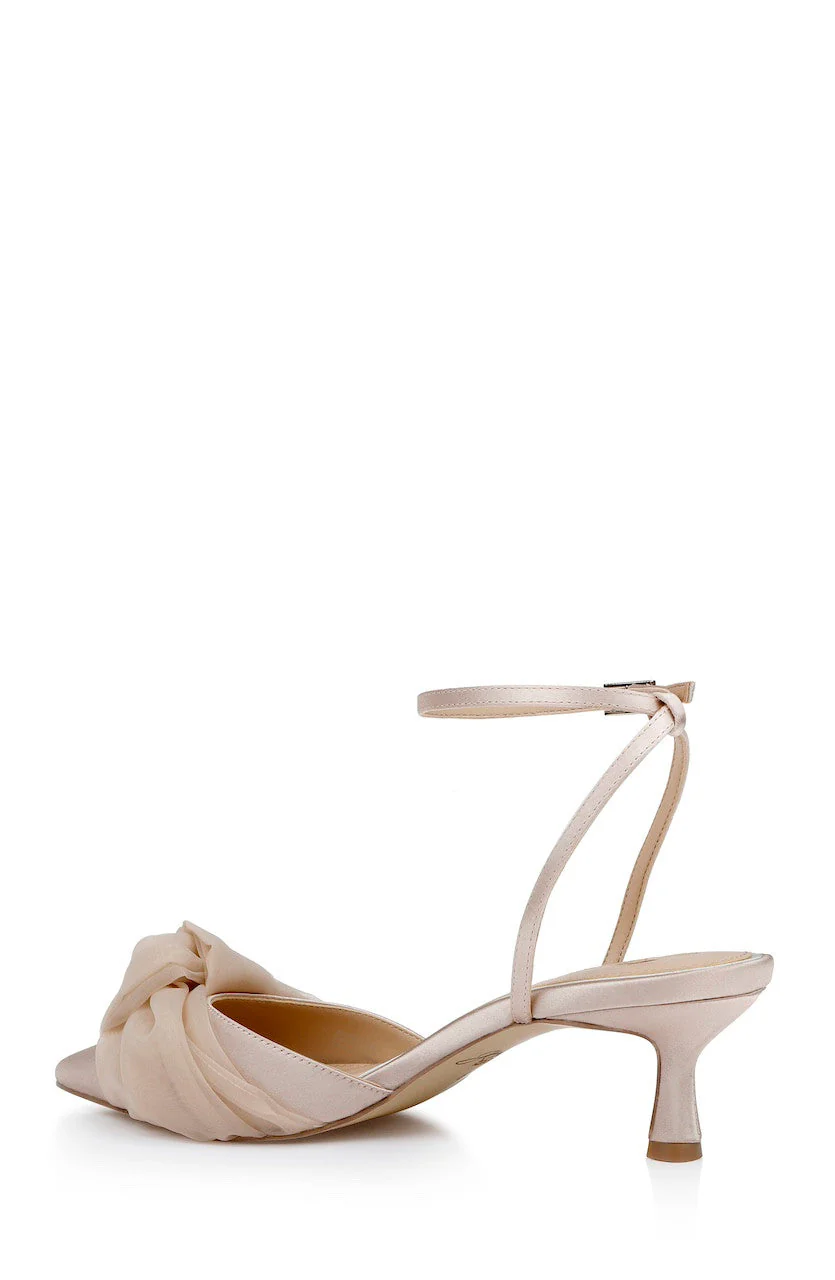 Favor Pointed Toe Kitten Heels - Image 124