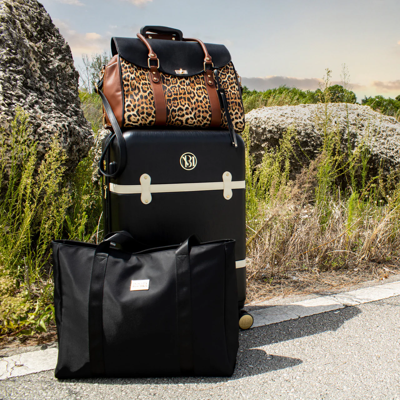 Grace Luggage Set - Image 29