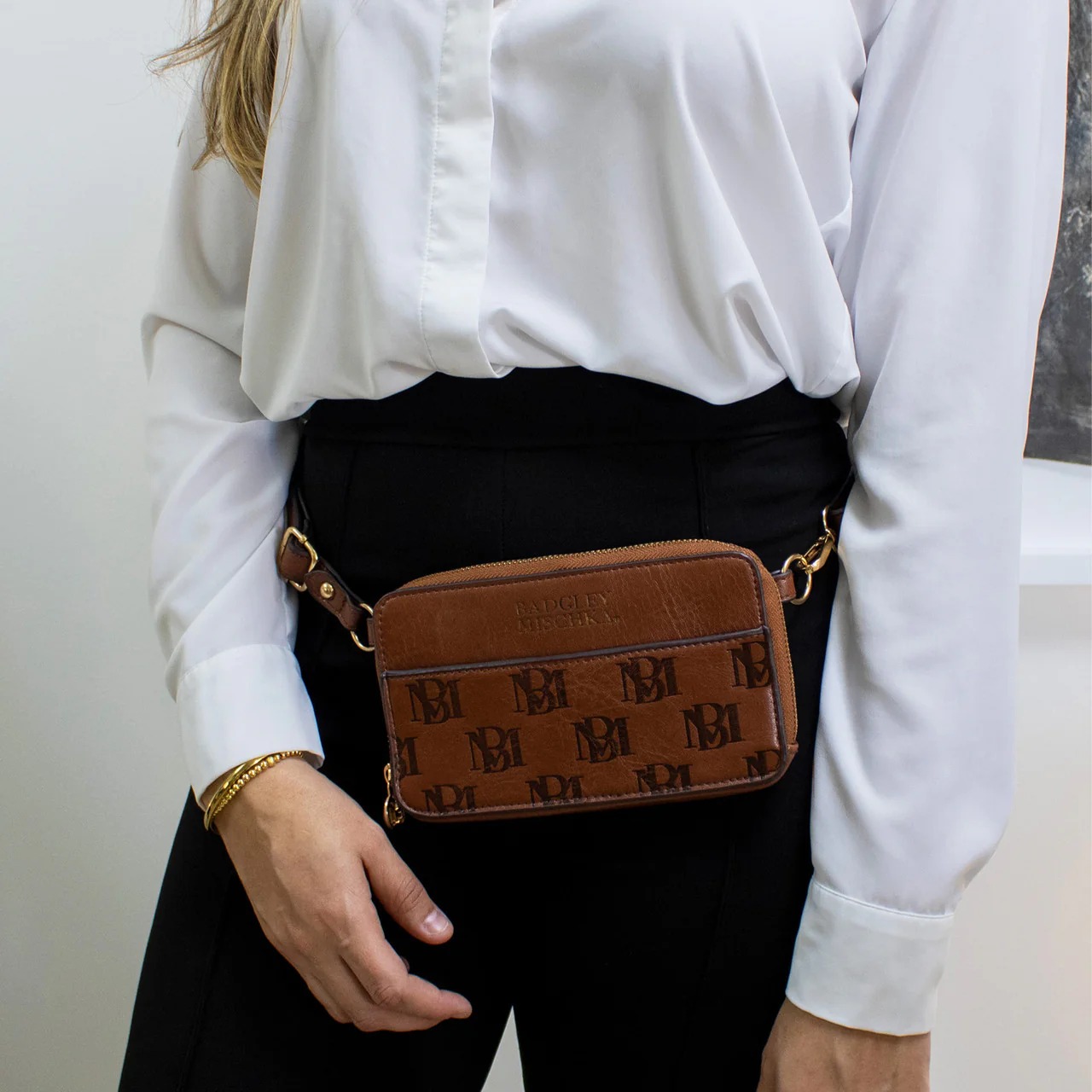 Madalyn Vegan Leather Pouch Belt Bag - Image 7
